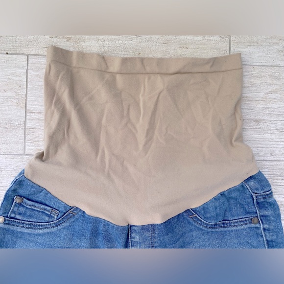 Soft and comfortable maternity jeans size small - Picture 3 of 7